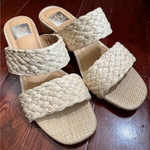 Dolce Vita Women's Cream Woven Block Heels